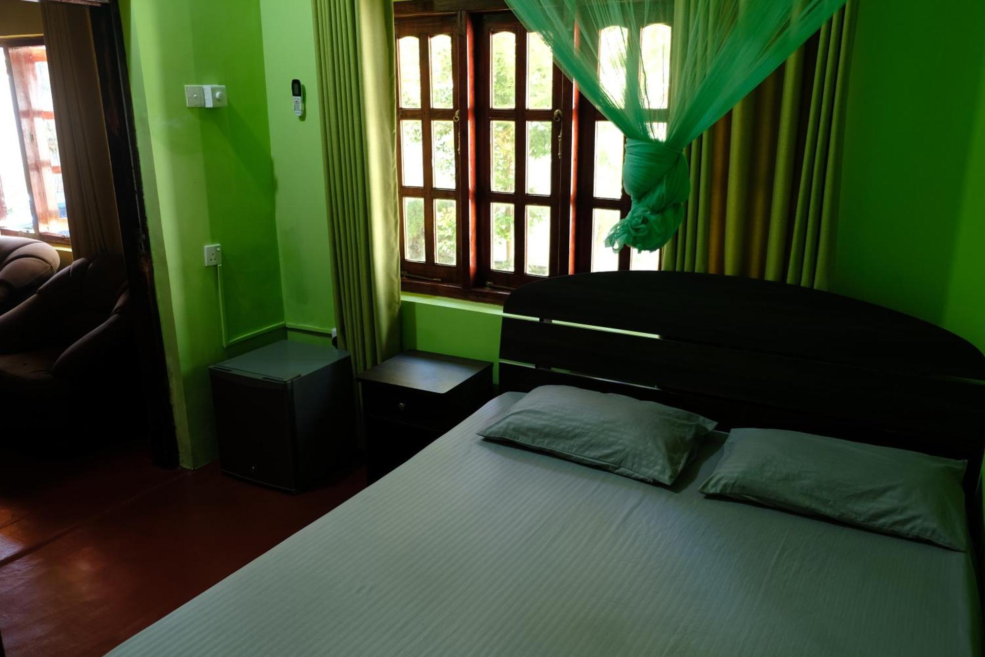 Menaka Homestay Tangalle Esterno foto